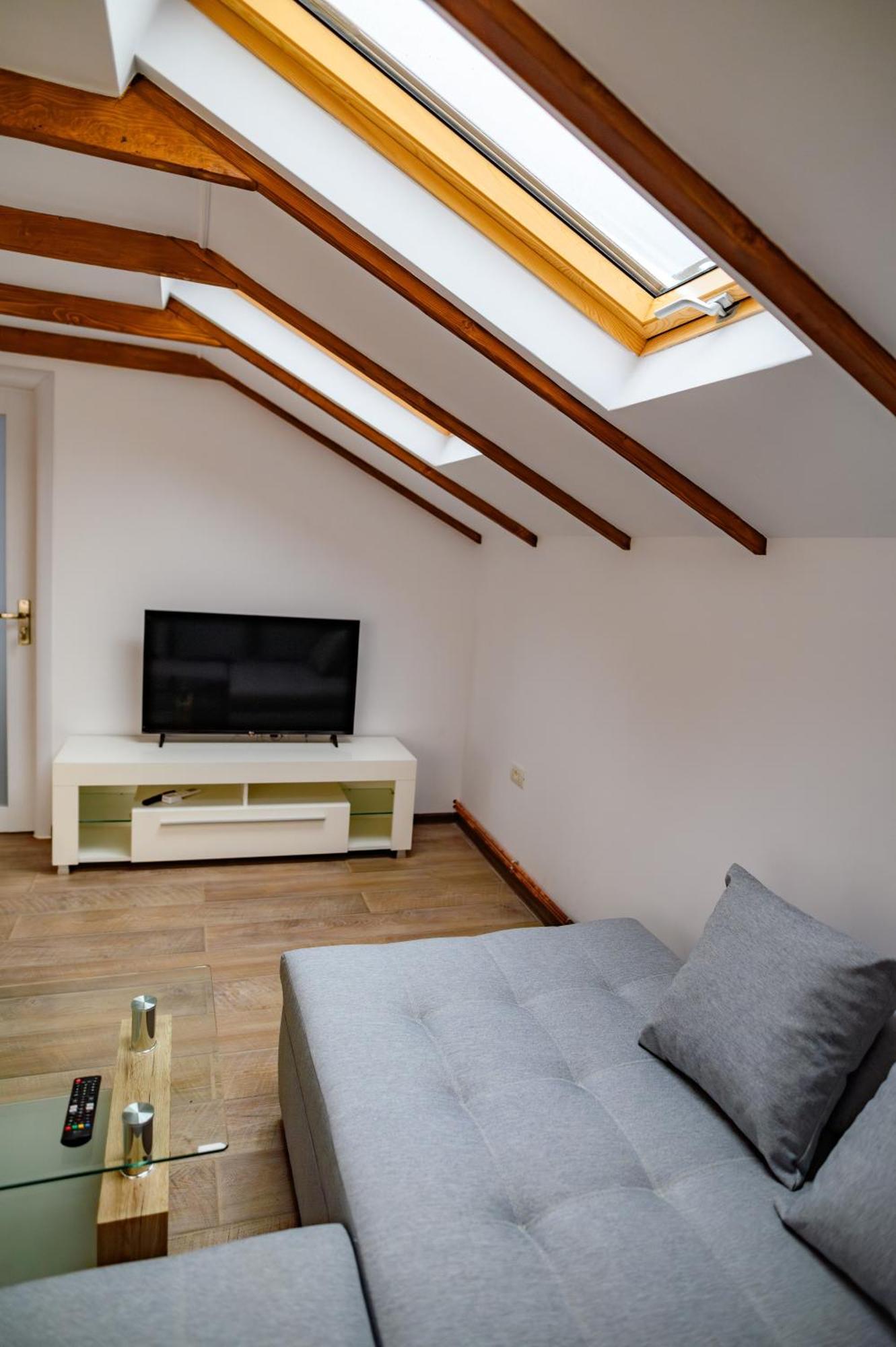 Вилла Luxury Attic Куртя-де-Арджеш Экстерьер фото